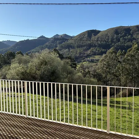 Сasa de vacaciones Casa De Aldea Escuelas De Linares, 18 *