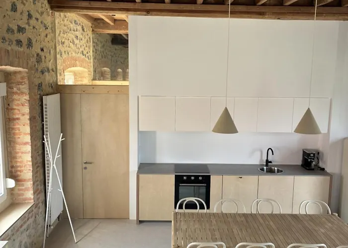 Сasa de vacaciones Casa De Aldea Escuelas De Linares, 18 *