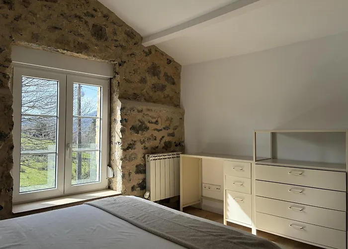 Casa De Aldea Escuelas De Linares, 18 *