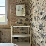 度假居 Casa De Aldea Escuelas De Linares, 18 *